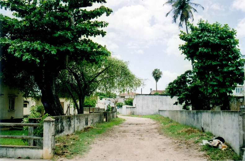 alley in inhambane